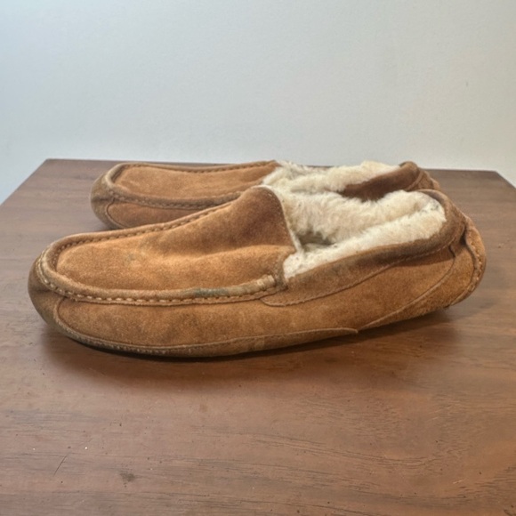 Men\'s Tan Suede UGG Loafers Slippers. 11.5-12 main image 4